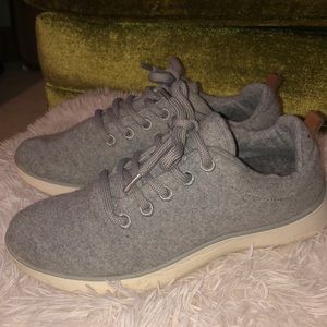 Dr. Scholl’s freestep, lace-up sneakers